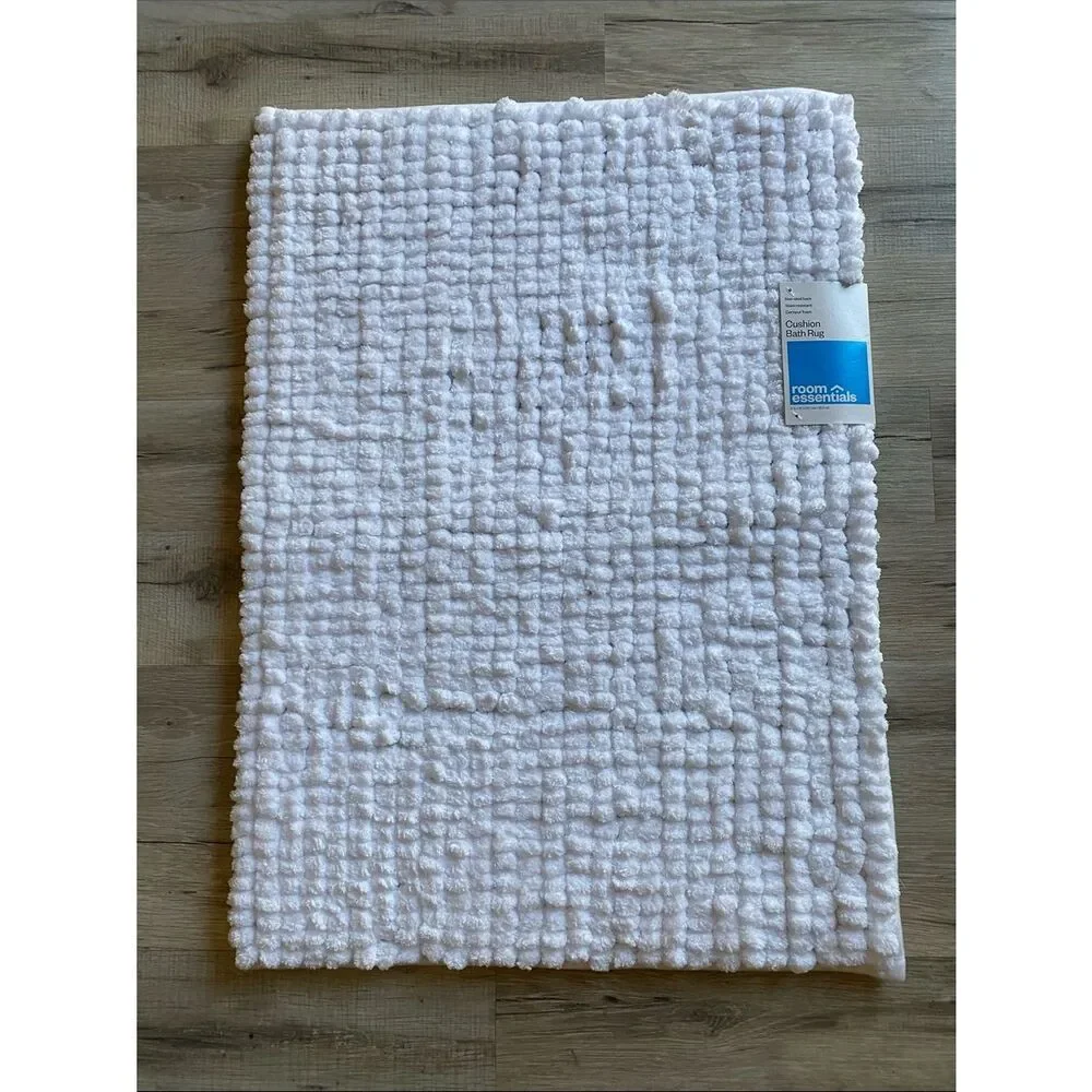 Room Essentials White Cushion Bath Mat